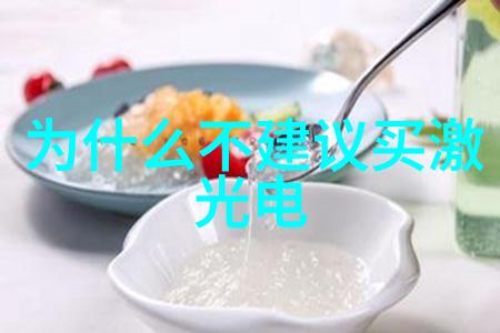 背后的拥抱好兄弟的温暖与力量