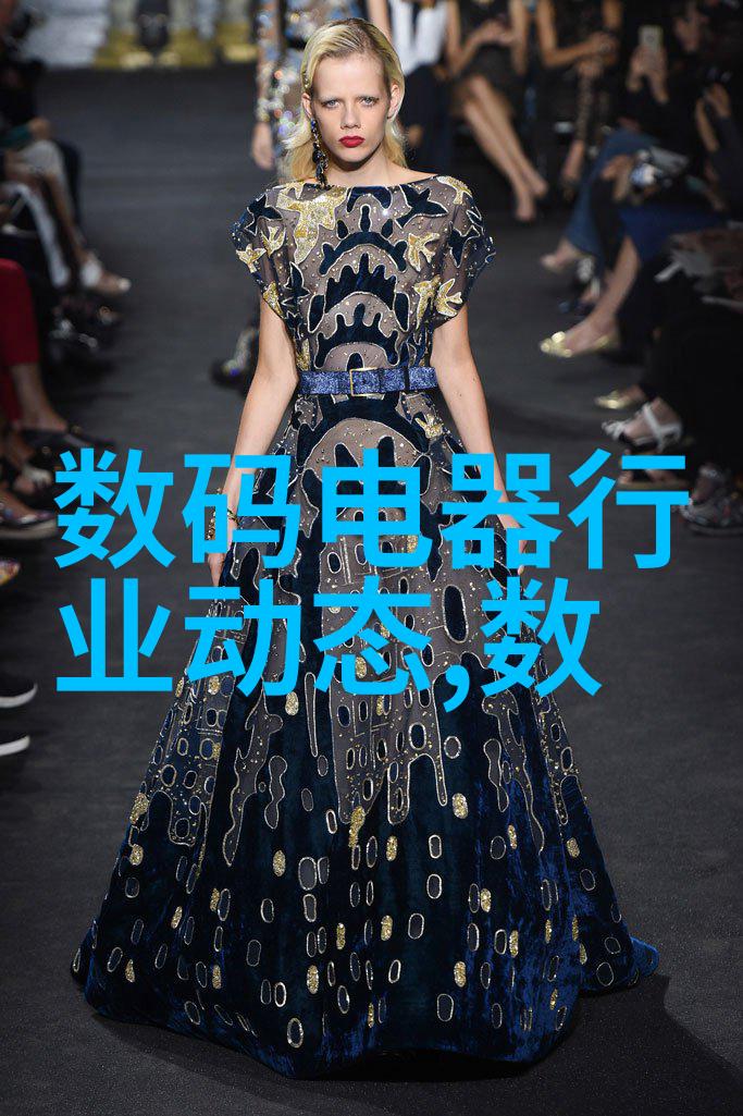 我坐在有木棒的椅子上写作业我的木椅作业室